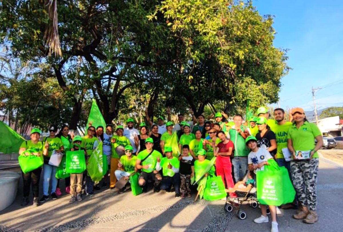 Integrantes del partido verde en Portales
