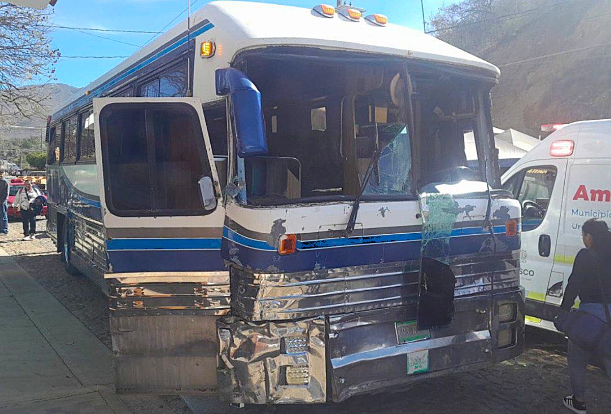 Autobús con peregrinos en Talpa de Allende