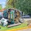 Camión de la ruta Compostela está volcado en Puerto Vallarta