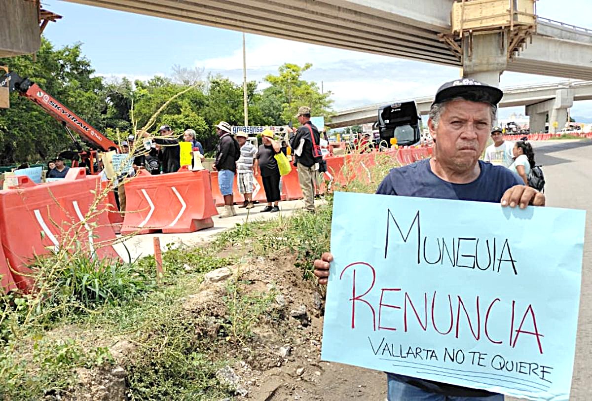 Bloqueo de la carretera 200 en Puerto Vallarta