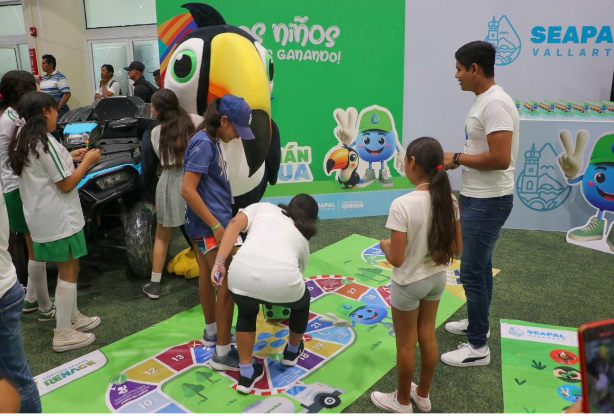 En Puerto Vallarta la niñez va ganando, afirma Munguía al presentar su informe