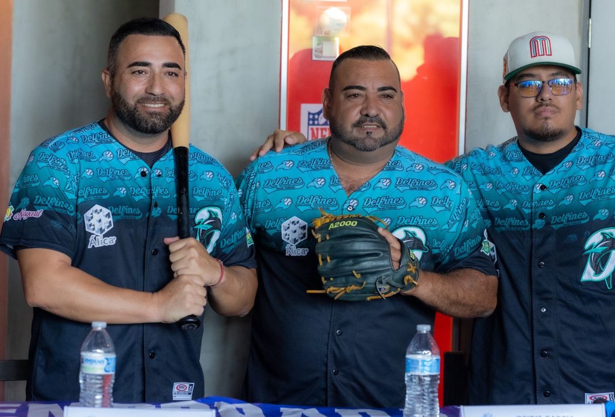 enfrentamiento de béisbol en puerto vallarta