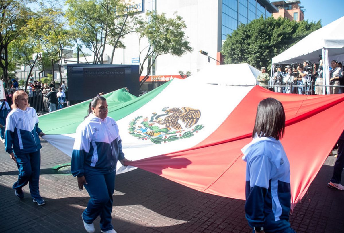 Desfile Cívico Deportivo para conmemorar el 115 Aniversario del Inicio de la Revolución Mexicana.