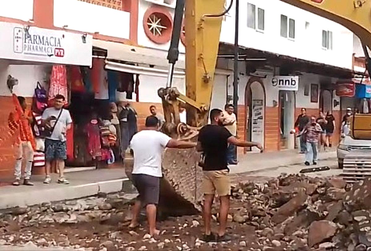 Obras en el malecón de Puerto Vallarta