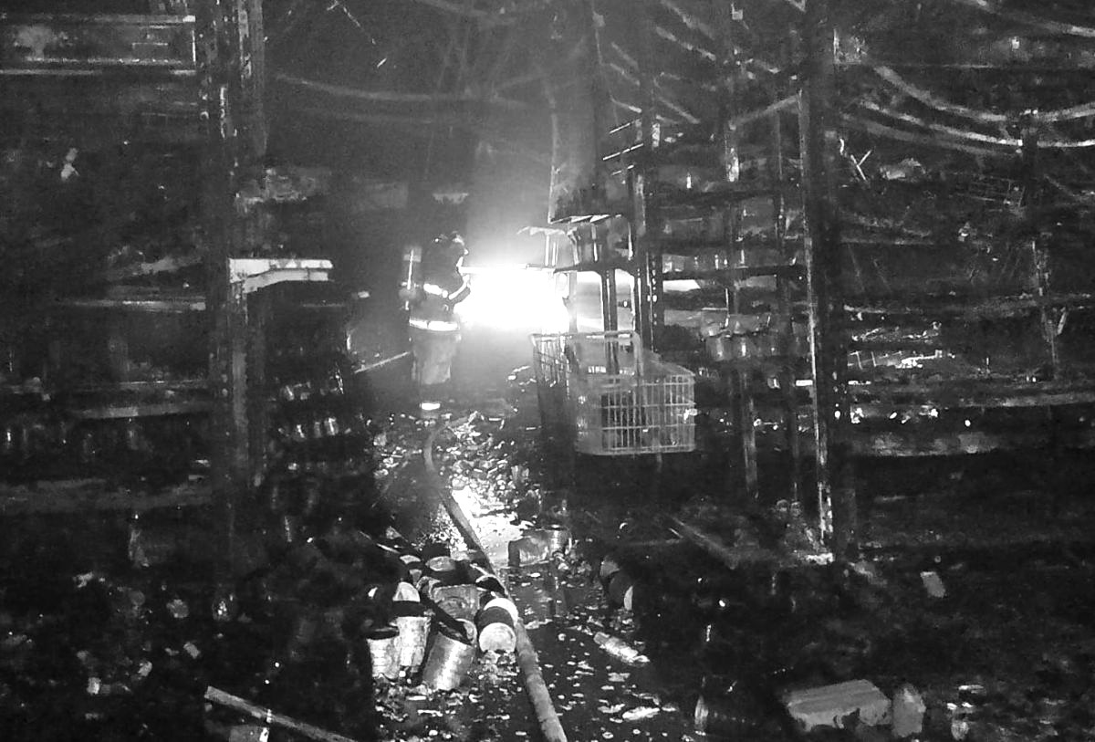 Incendio en la Bodega Aurrerá de Ixtapa en Puerto Vallarta