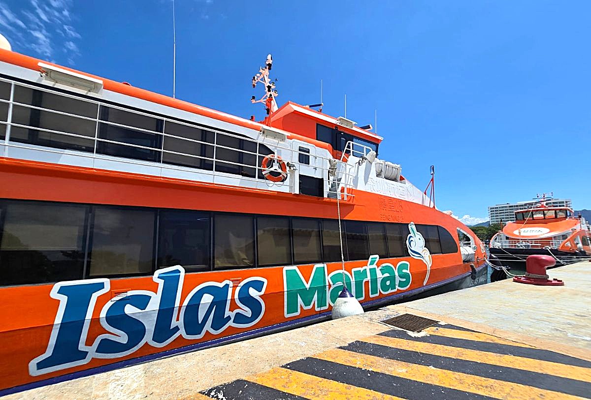 Ferry desde Puerto Vallarta a las Islas Marías
