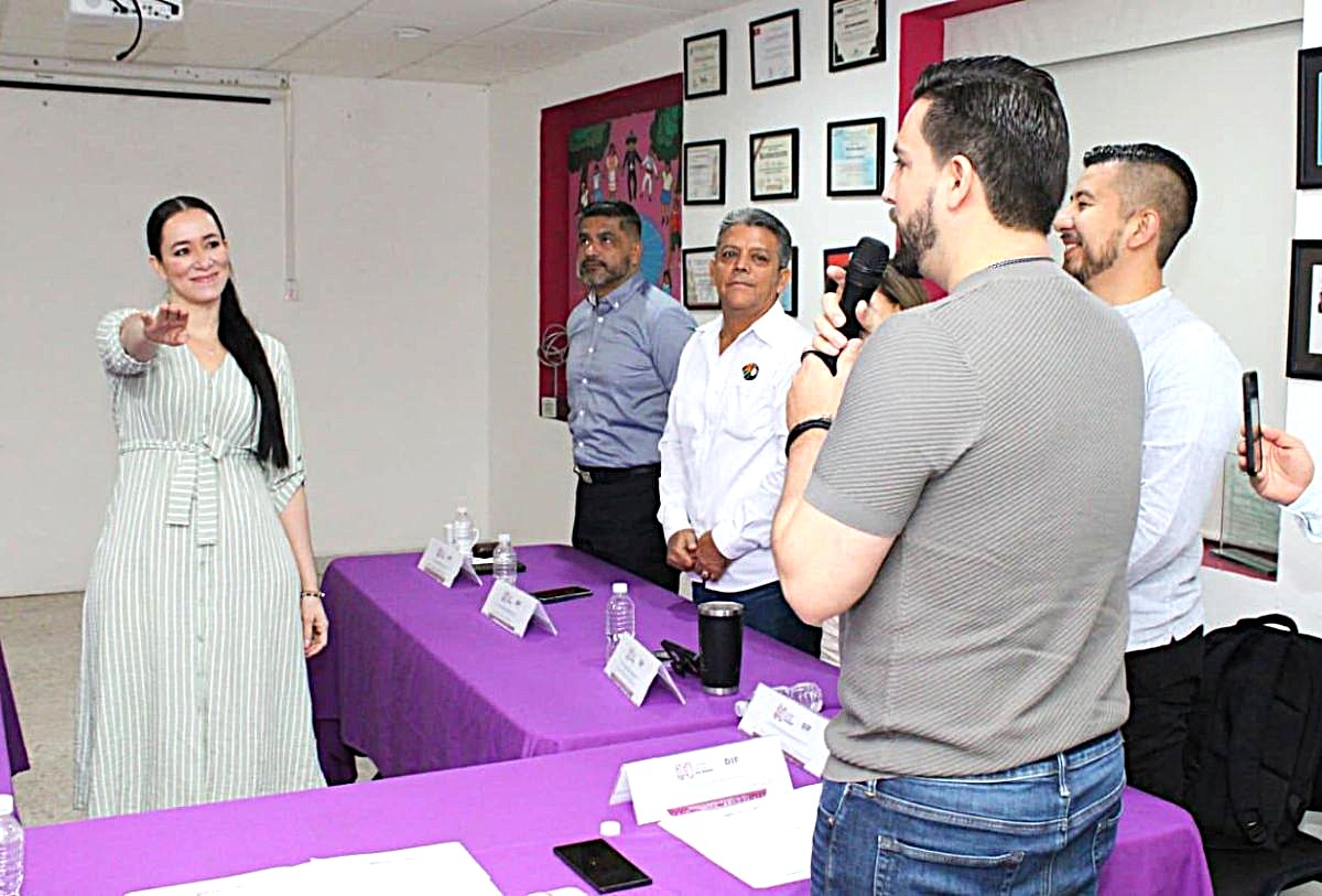 Lucky Michel toma protesta al frente del DIF Vallarta