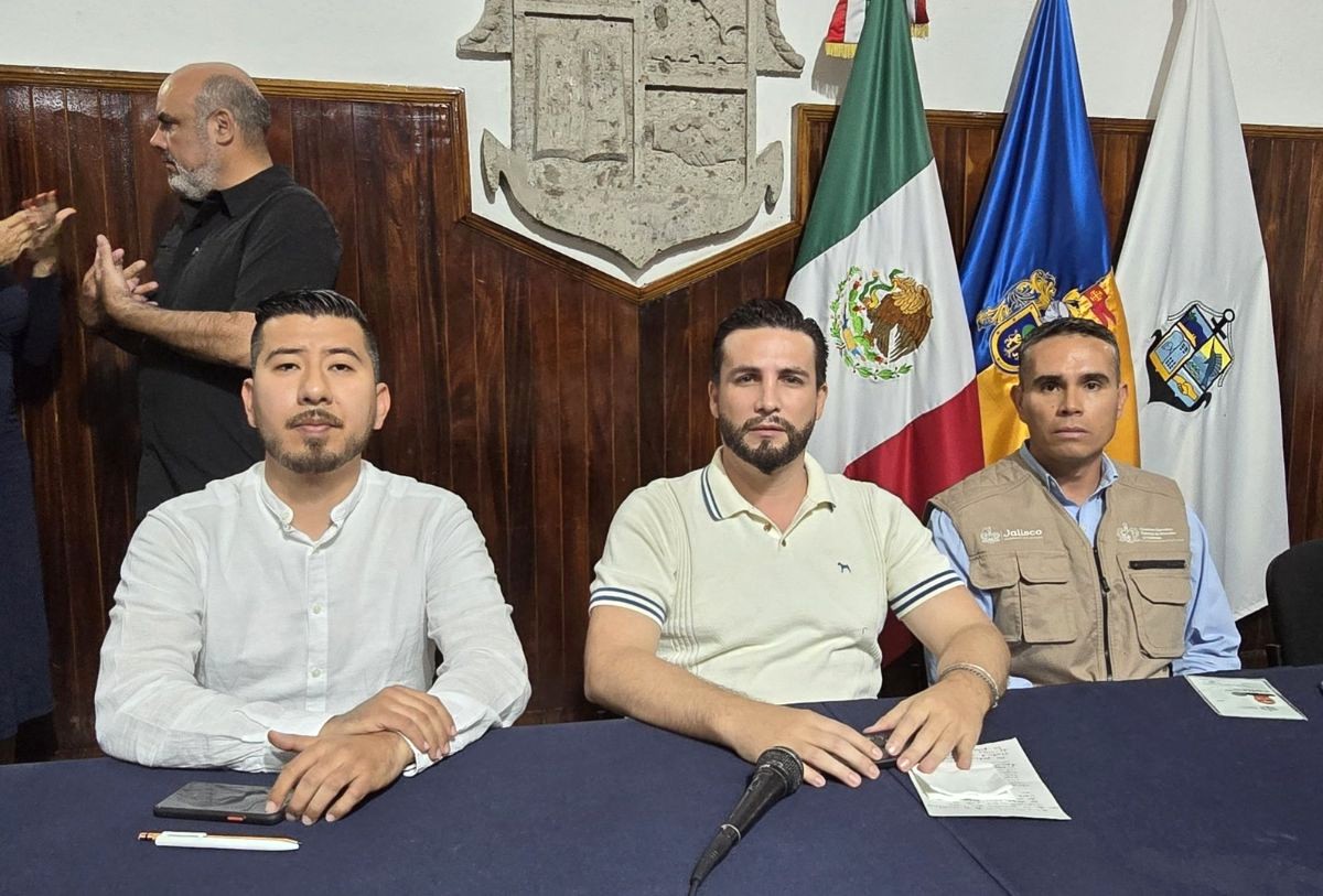 Luis Munguía González en rueda de prensa