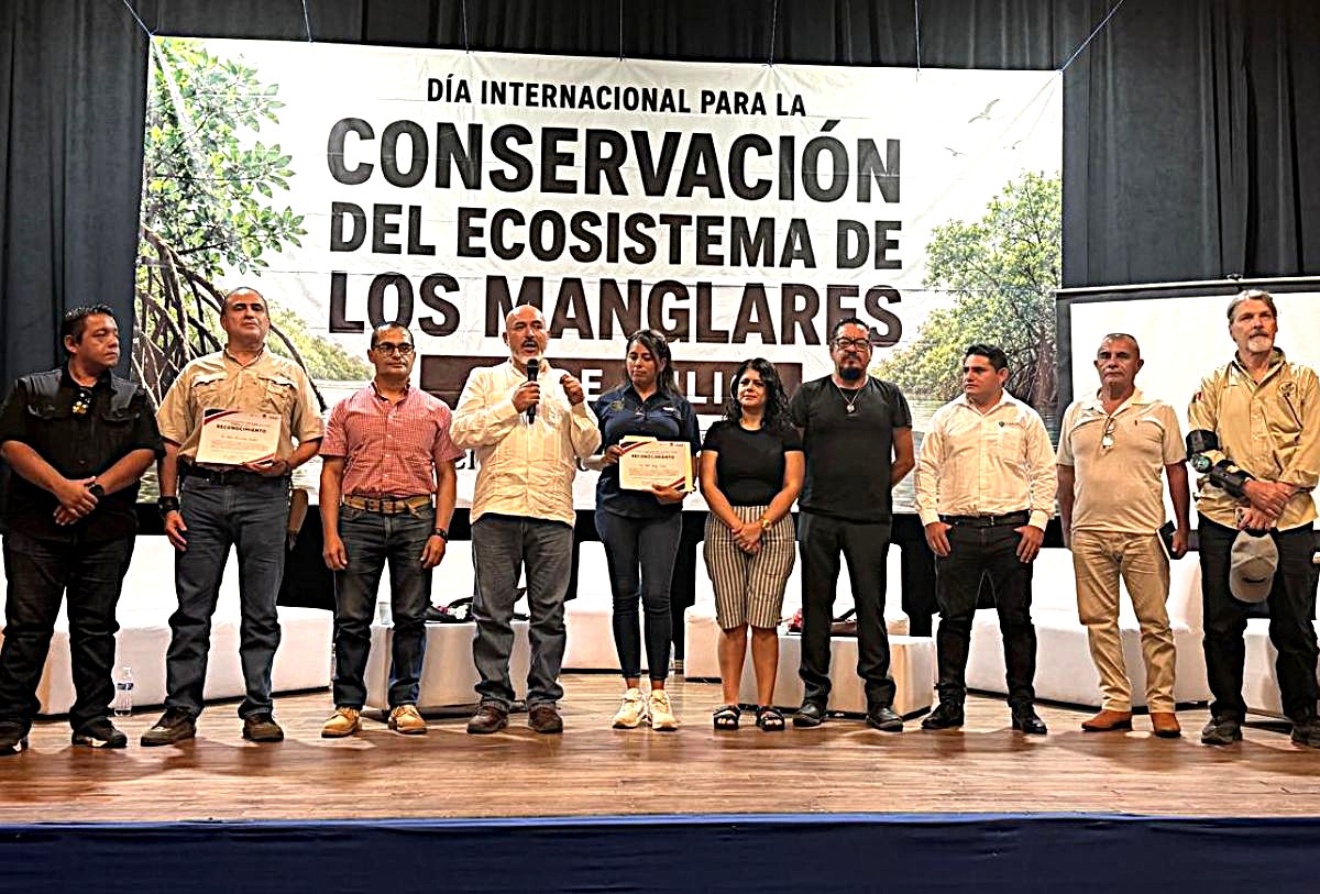 Panel sobre Estero El Salado en Vallarta