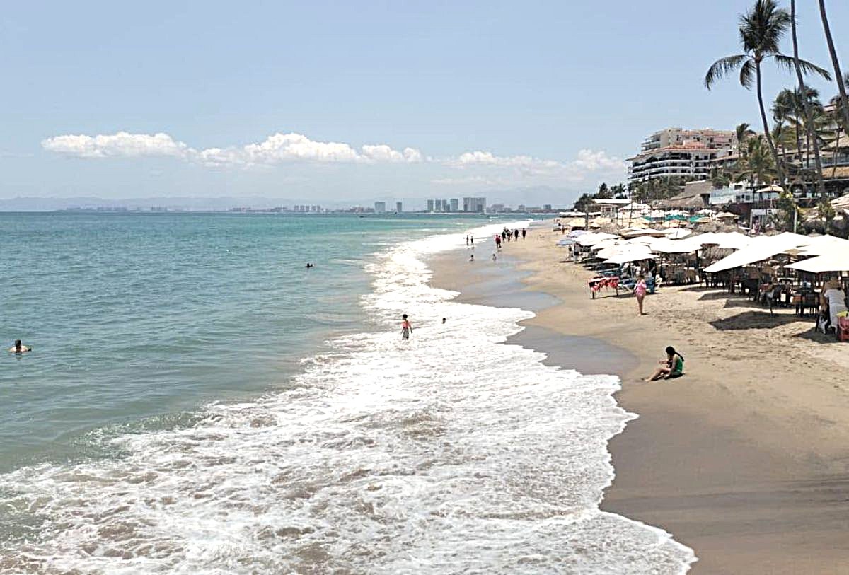 Mar en calma en Puerto Vallarta tras alerta de tsunami