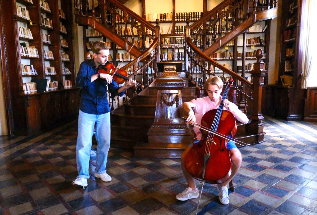 Violincheli Brothers