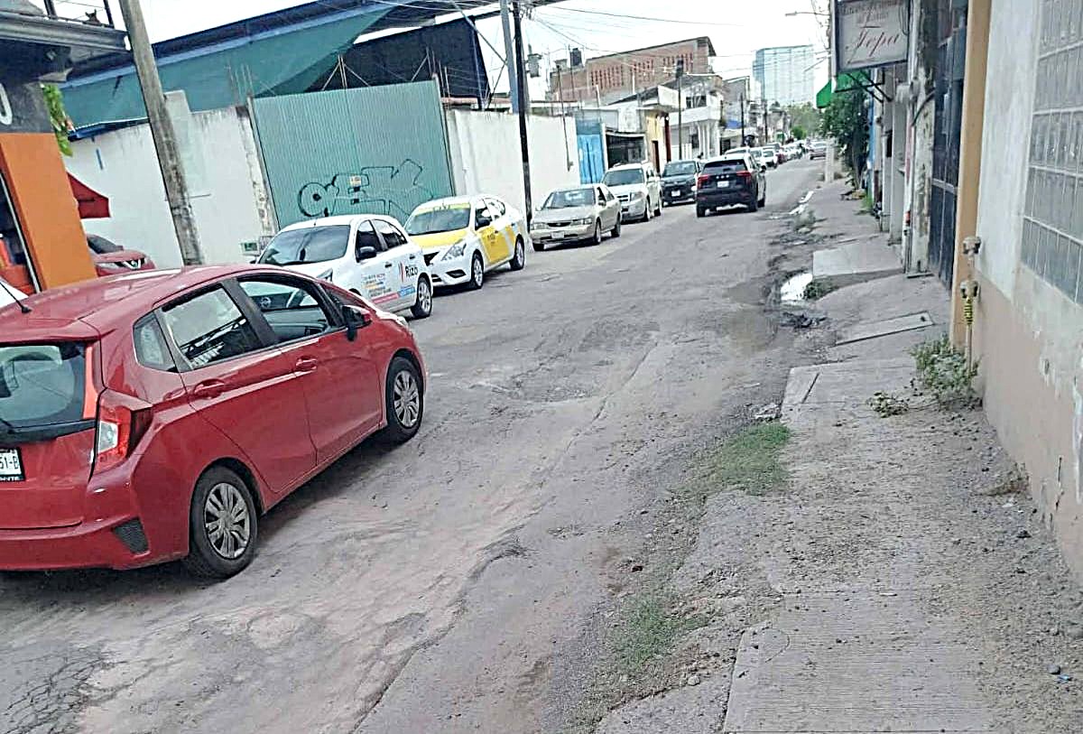 Baches en Avenida Politécnico Nacional de Puerto Vallarta
