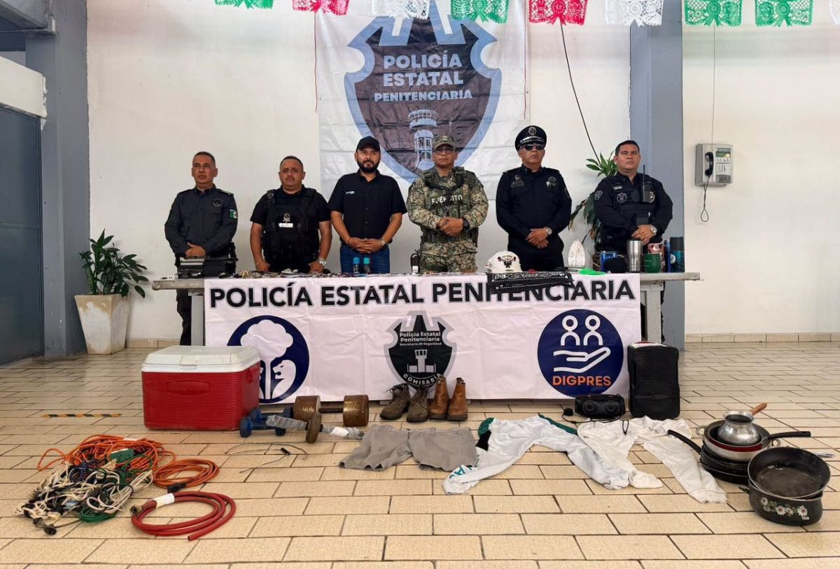 Operativo en el reclusorio de Puerto Vallarta