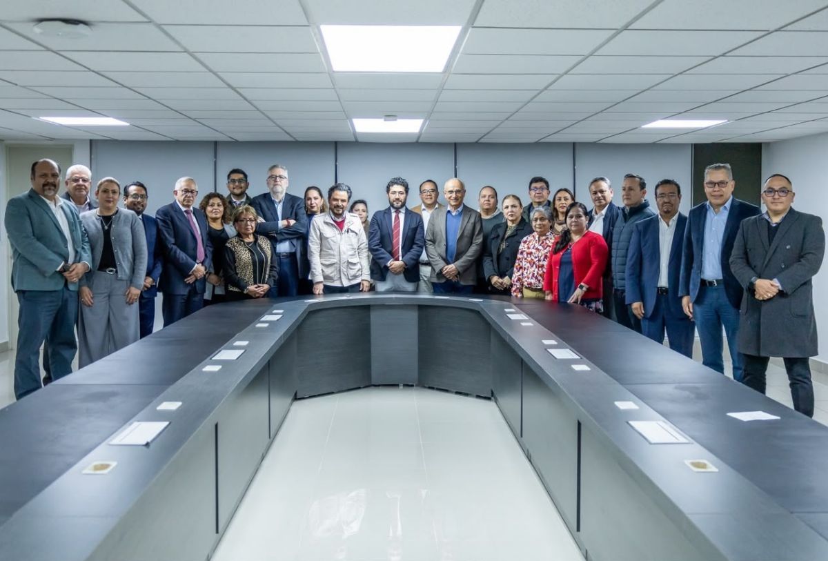 Autoridades del IMSS y del Sindicato del IMSS