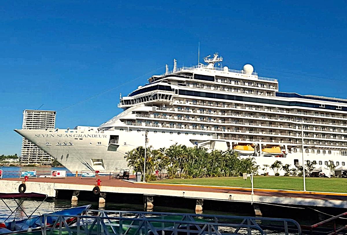 Crucero internacional en Puerto Vallarta