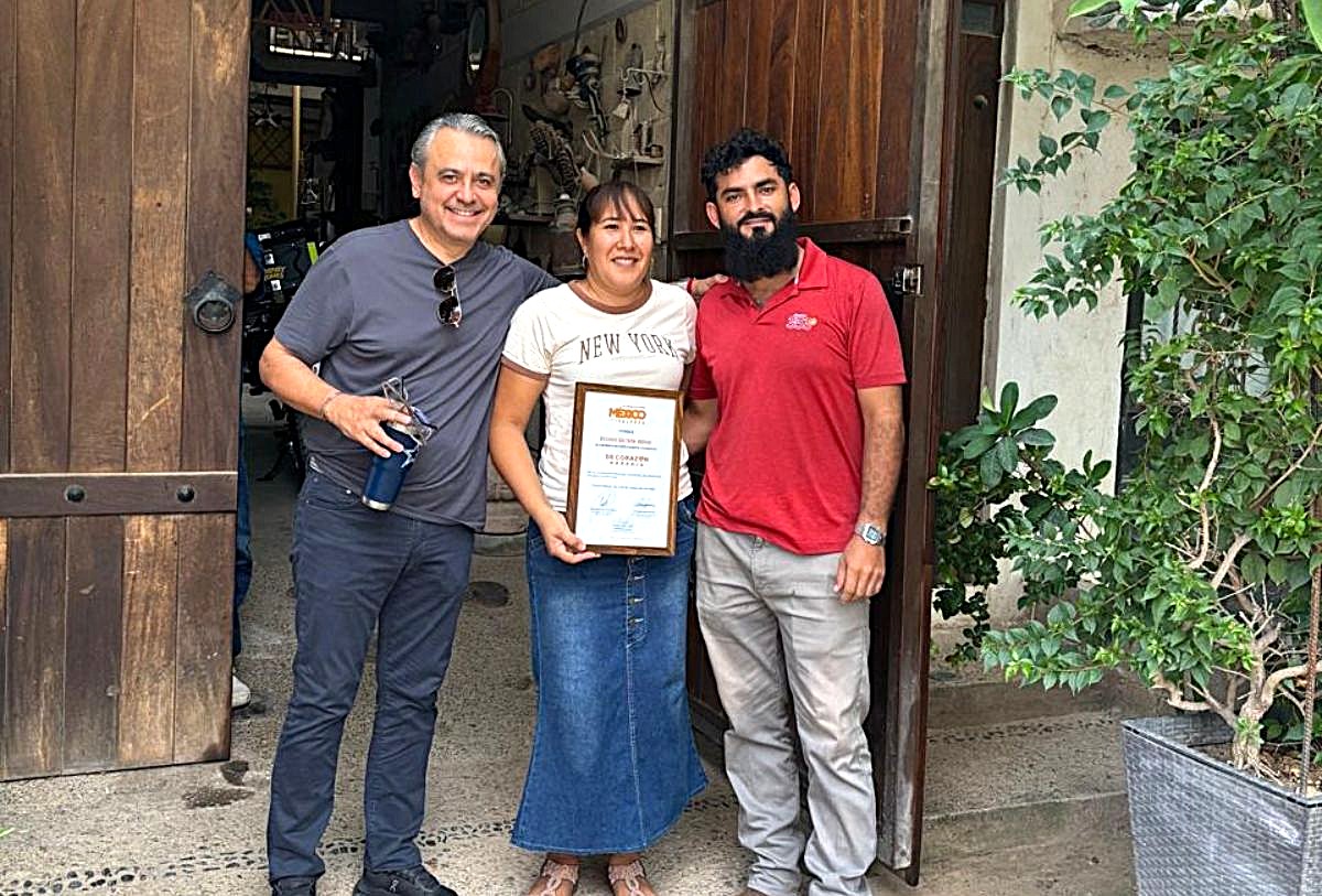 Rosario Guitron de Nomina tu Héroe
